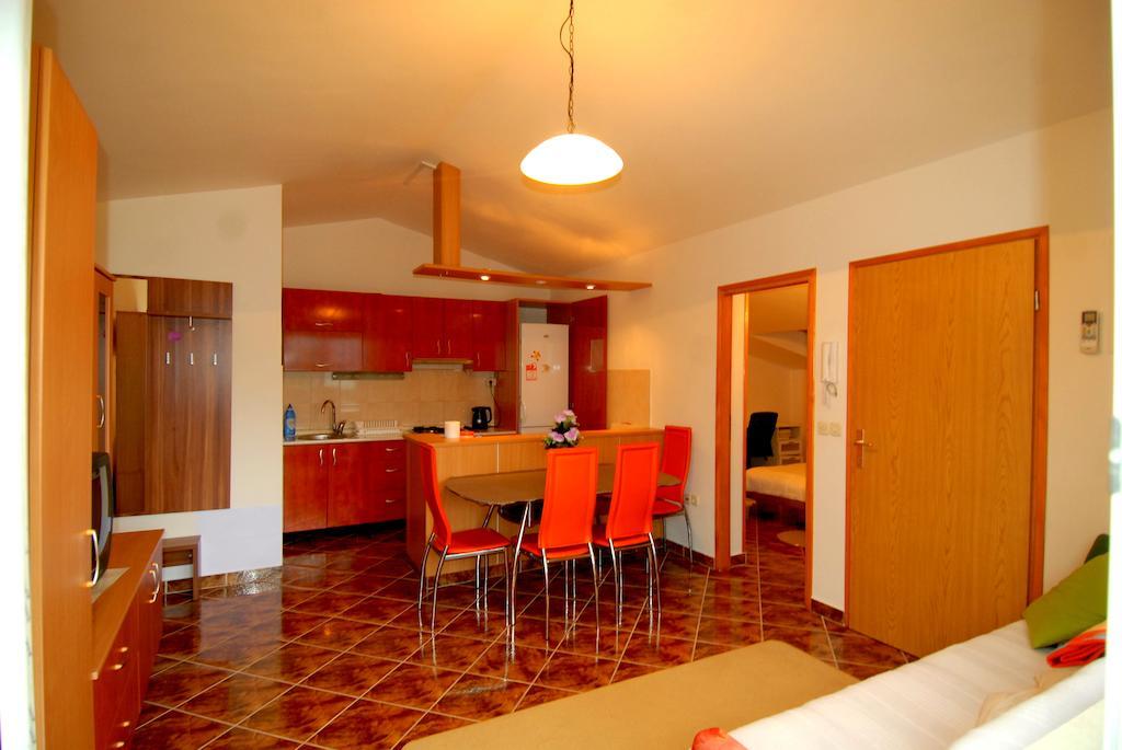 Guesthouse Konti Rijeka Oda fotoğraf