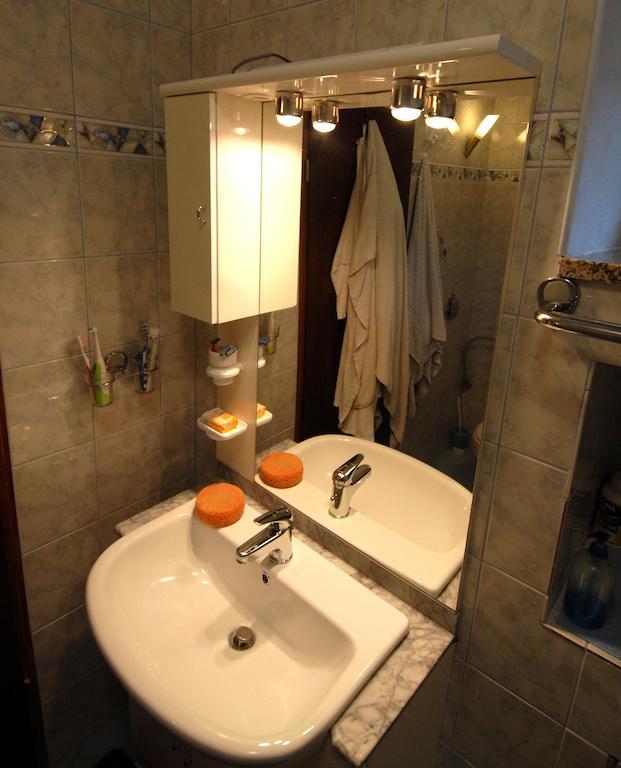 Guesthouse Konti Rijeka Oda fotoğraf